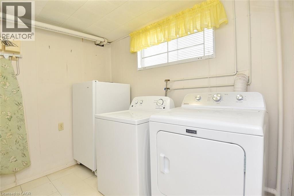 4 Bermuda Court, Hamilton, ON - Indoor Photo Showing Laundry Room