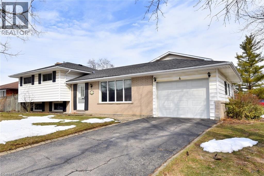 4 Bermuda Court, Hamilton, ON - Outdoor
