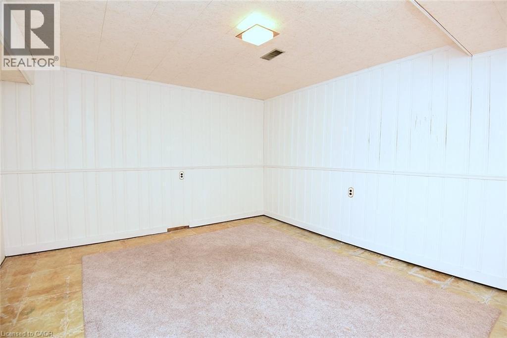 4 Bermuda Court, Hamilton, ON - Indoor Photo Showing Other Room