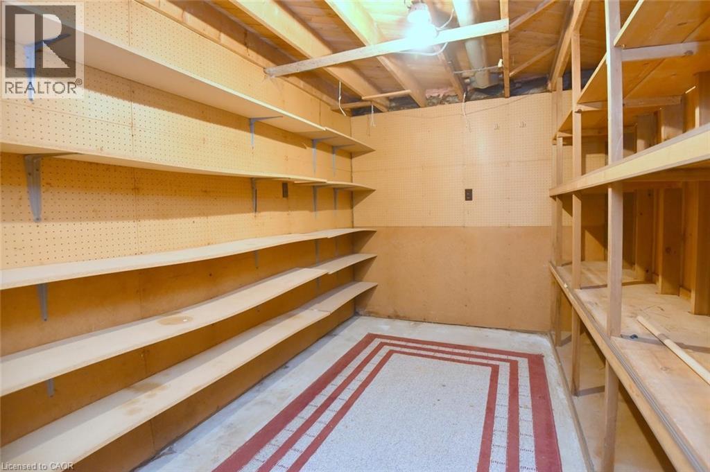 4 Bermuda Court, Hamilton, ON - Indoor