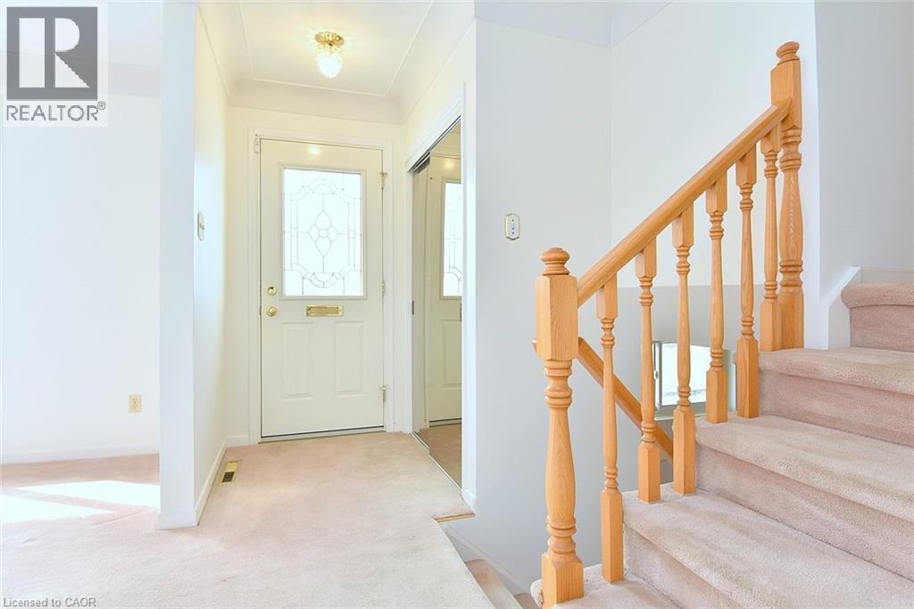 4 Bermuda Court, Hamilton, ON - Indoor Photo Showing Other Room