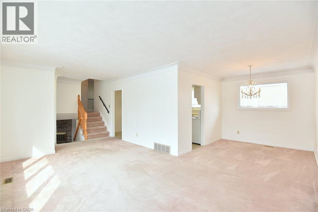 4 Bermuda Court, Hamilton, ON - Indoor Photo Showing Other Room