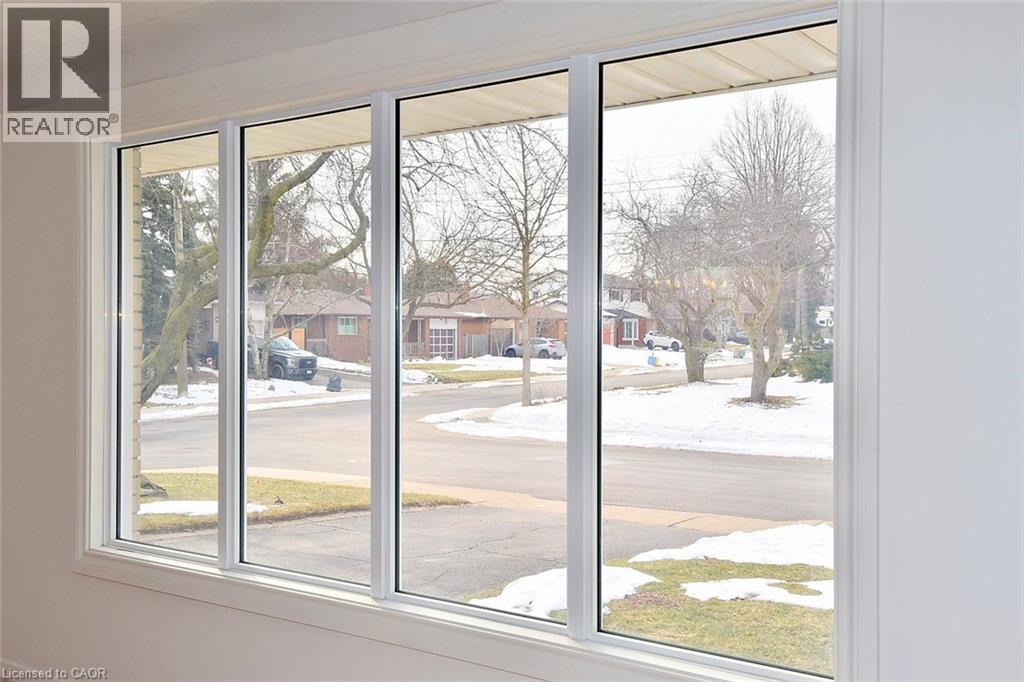 4 Bermuda Court, Hamilton, ON - Indoor Photo Showing Other Room
