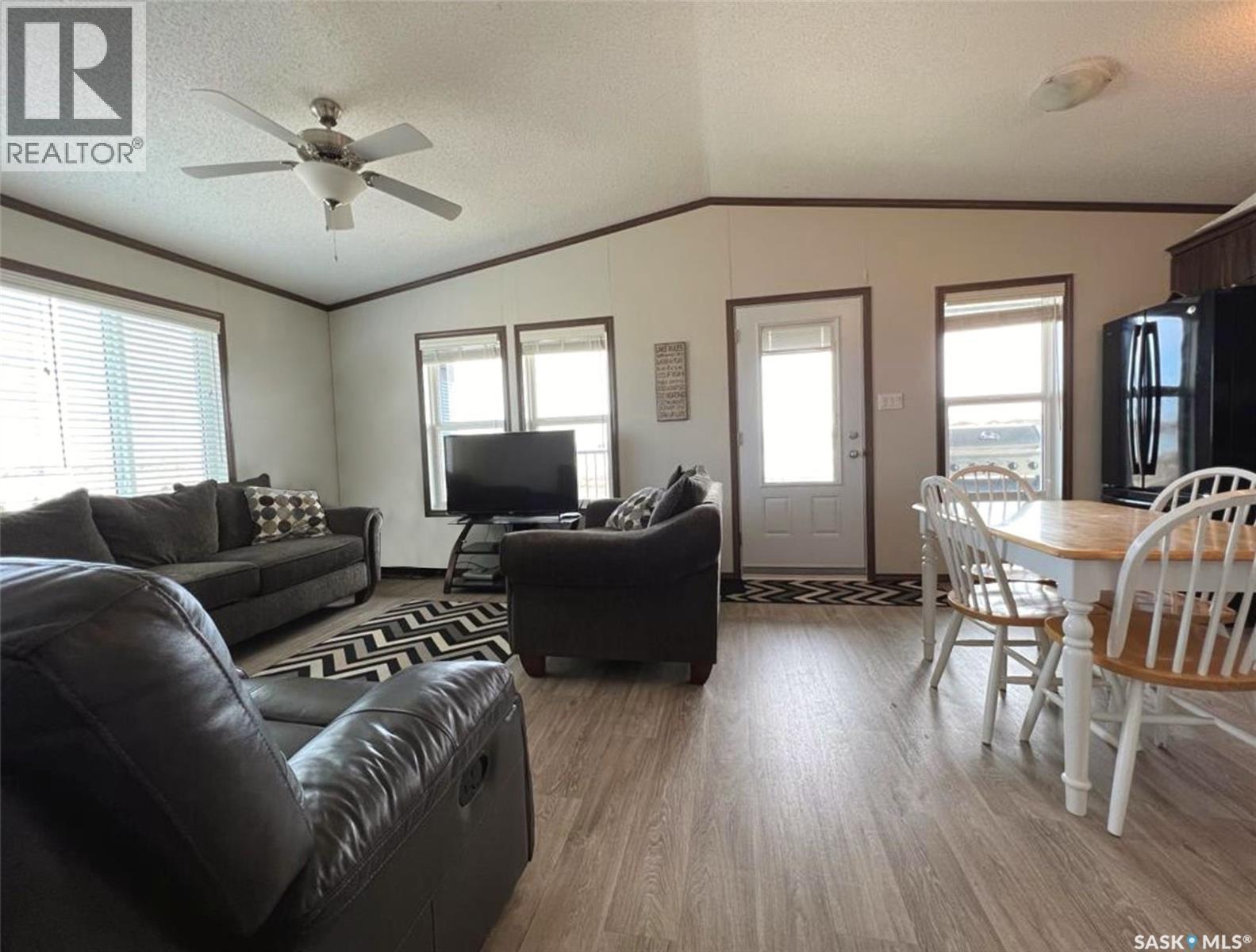701 Pebble Drive, Webb Rm No. 138, SK - Indoor Photo Showing Living Room
