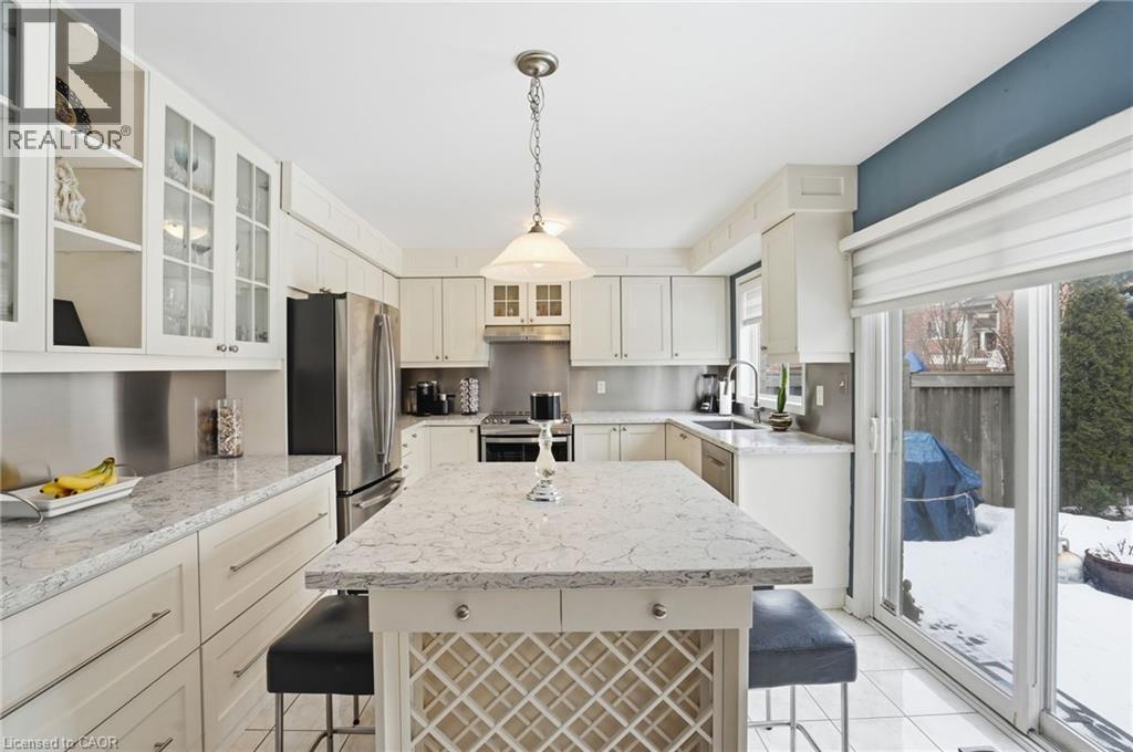 2505 Valleyridge Drive, Oakville, ON - Indoor Photo Showing Kitchen