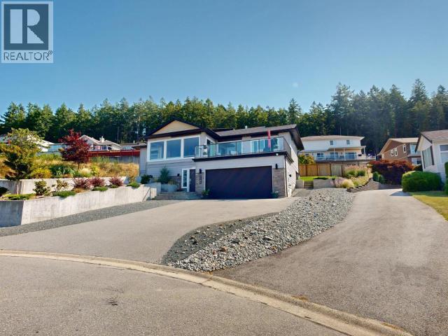 3784 Trail Place, Powell River, BC - Outdoor With Facade