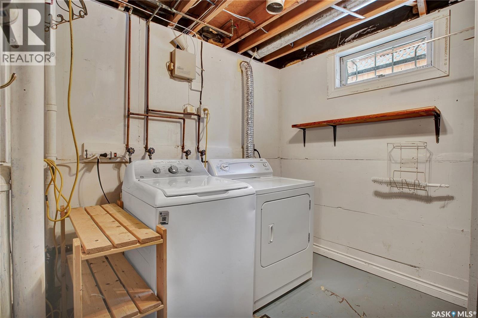 419 Hull Crescent, Saskatoon, SK - Indoor Photo Showing Laundry Room