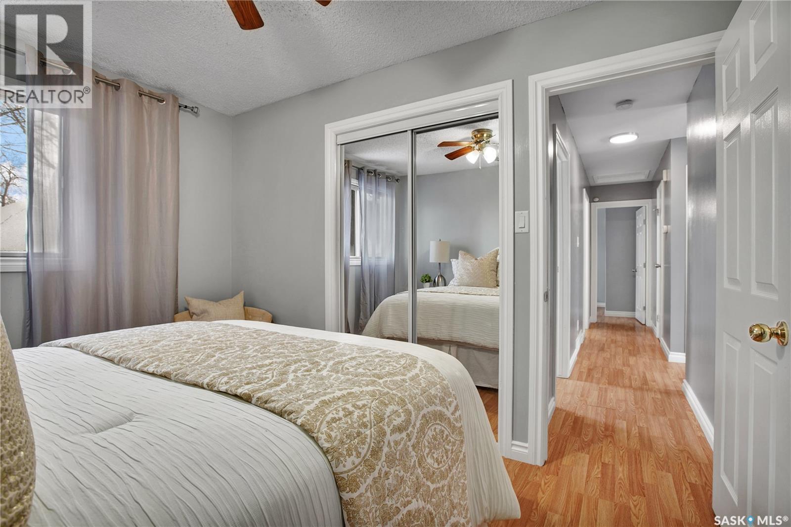 419 Hull Crescent, Saskatoon, SK - Indoor Photo Showing Bedroom