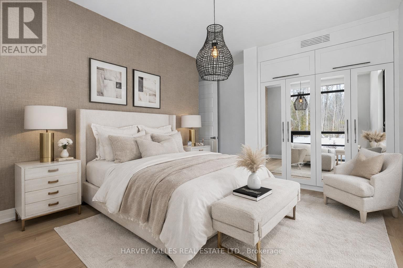 3711 Riva Avenue, Innisfil, ON - Indoor Photo Showing Bedroom