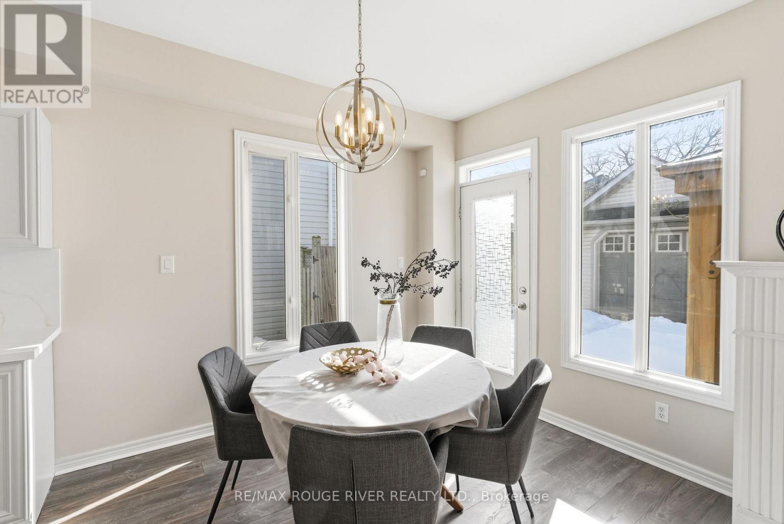 46 Sandford Crescent, Whitby (Rolling Acres), ON - Indoor Photo Showing Dining Room