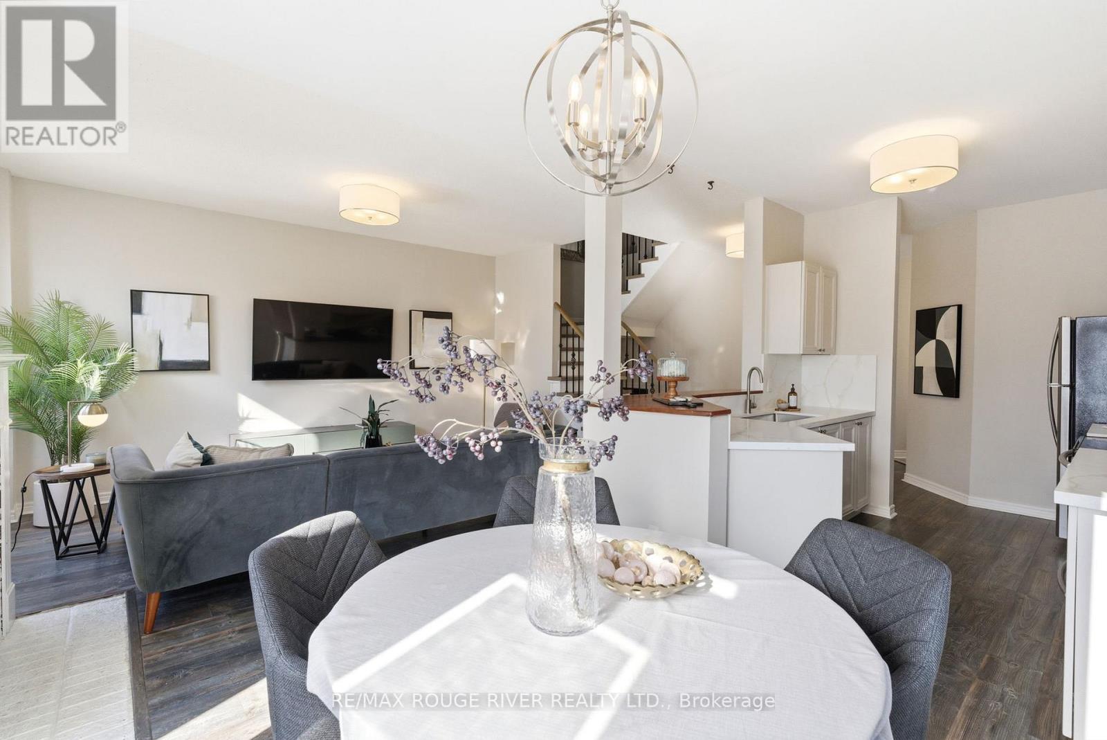 46 Sandford Crescent, Whitby (Rolling Acres), ON - Indoor Photo Showing Dining Room