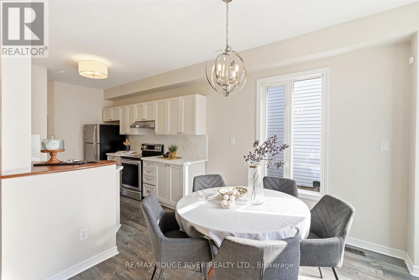 46 Sandford Crescent, Whitby (Rolling Acres), ON - Indoor Photo Showing Dining Room