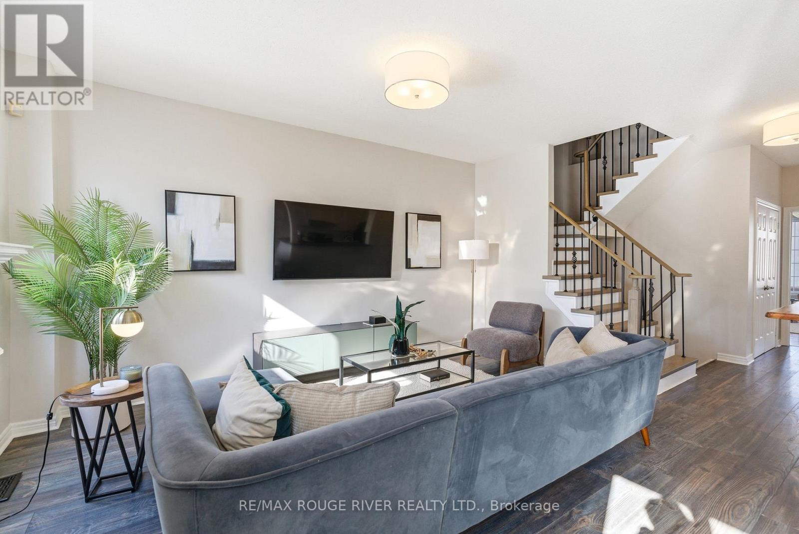 46 Sandford Crescent, Whitby (Rolling Acres), ON - Indoor