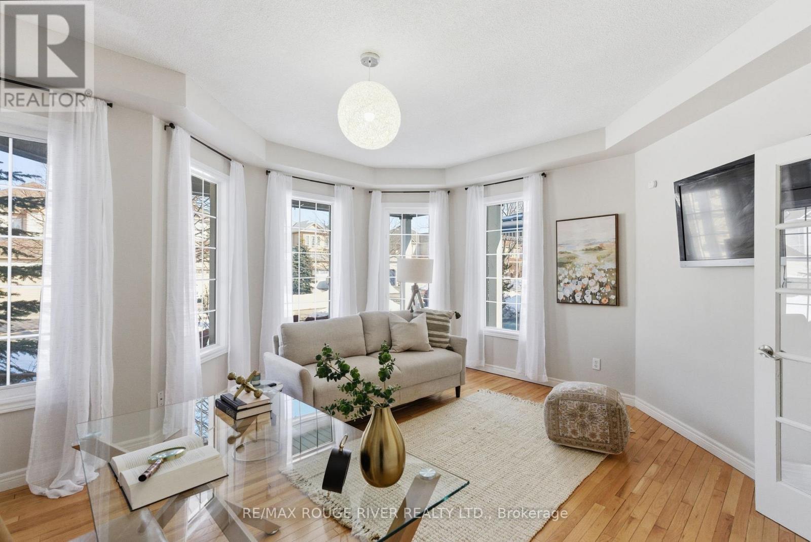 46 Sandford Crescent, Whitby (Rolling Acres), ON - Indoor