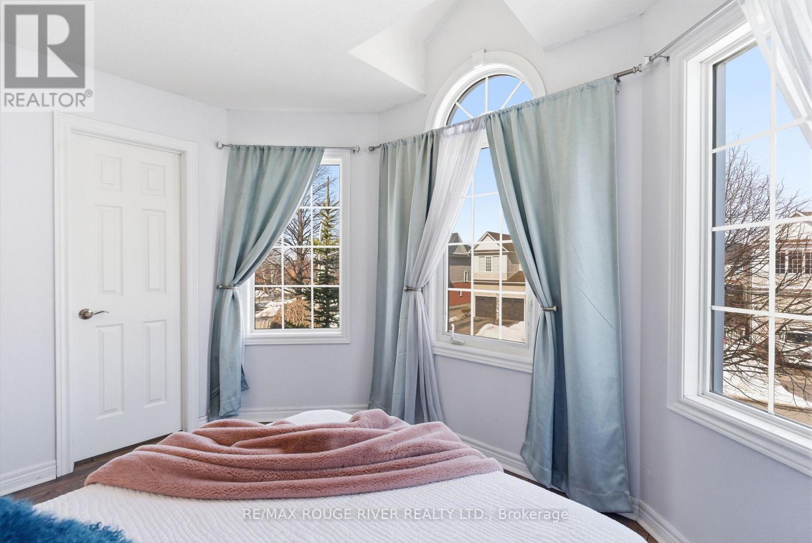 46 Sandford Crescent, Whitby (Rolling Acres), ON - Indoor Photo Showing Bedroom