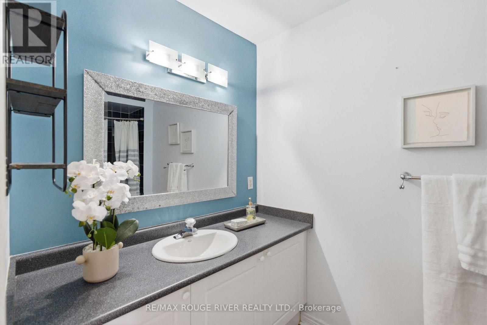 46 Sandford Crescent, Whitby (Rolling Acres), ON - Indoor Photo Showing Bathroom