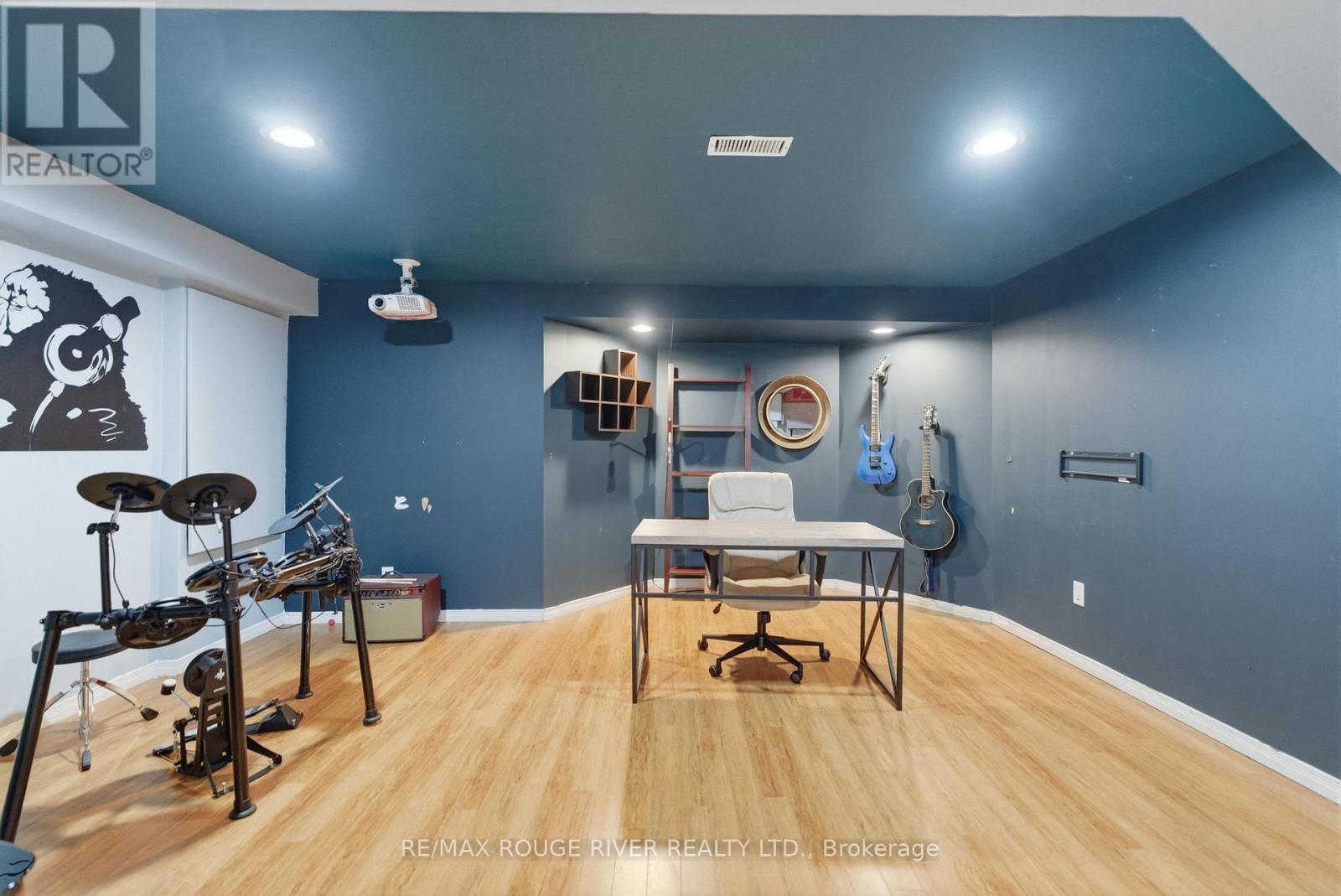 46 Sandford Crescent, Whitby (Rolling Acres), ON - Indoor