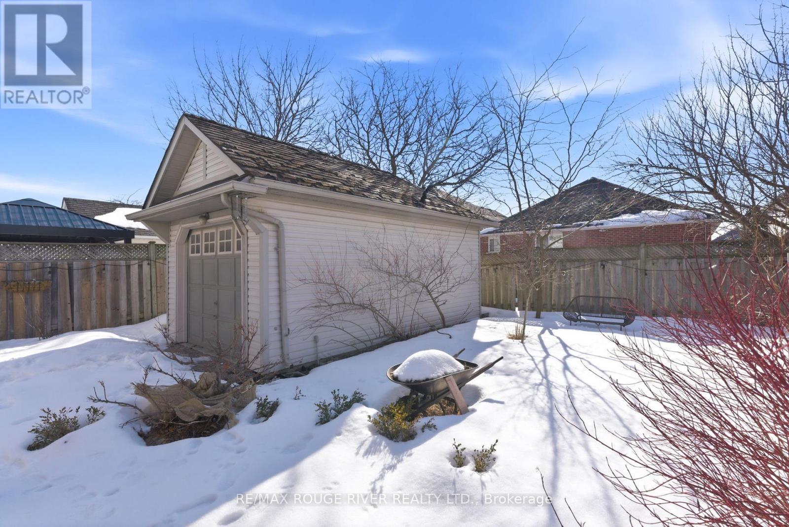 46 Sandford Crescent, Whitby (Rolling Acres), ON - Outdoor