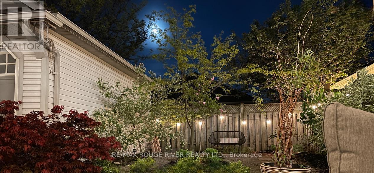 46 Sandford Crescent, Whitby (Rolling Acres), ON - Outdoor