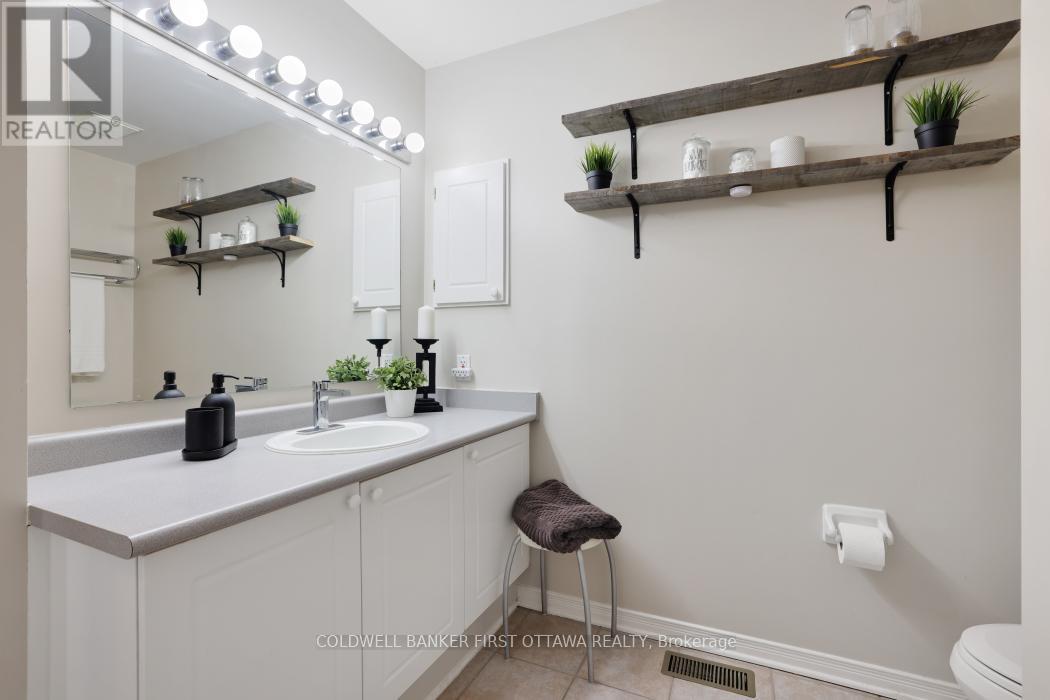37 Boulder Way, Ottawa, ON - Indoor Photo Showing Bathroom