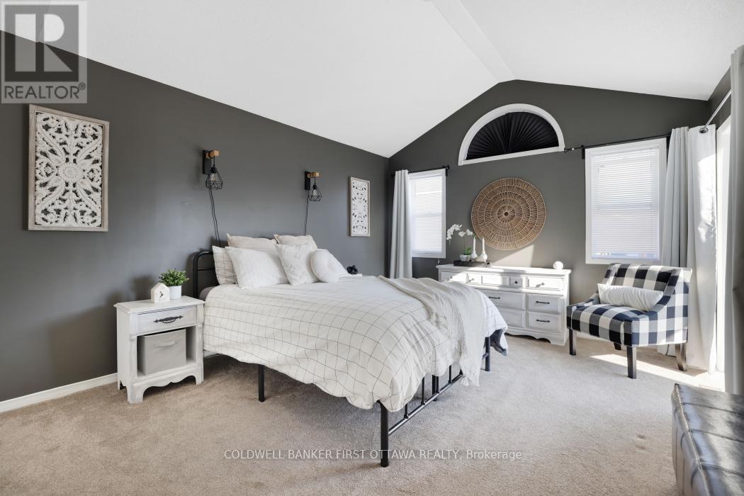 37 Boulder Way, Ottawa, ON - Indoor Photo Showing Bedroom
