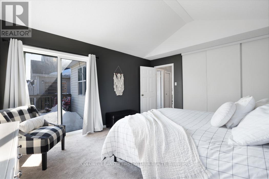 37 Boulder Way, Ottawa, ON - Indoor Photo Showing Bedroom