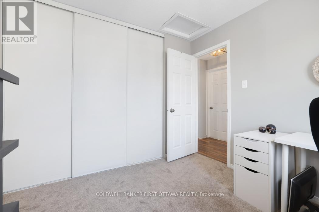 37 Boulder Way, Ottawa, ON - Indoor Photo Showing Other Room