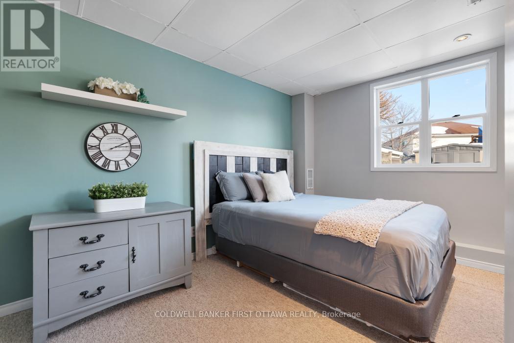 37 Boulder Way, Ottawa, ON - Indoor Photo Showing Bedroom