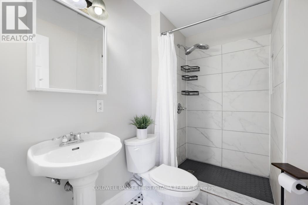 37 Boulder Way, Ottawa, ON - Indoor Photo Showing Bathroom