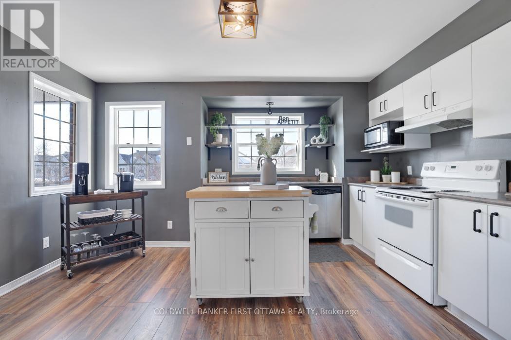 37 Boulder Way, Ottawa, ON - Indoor Photo Showing Kitchen