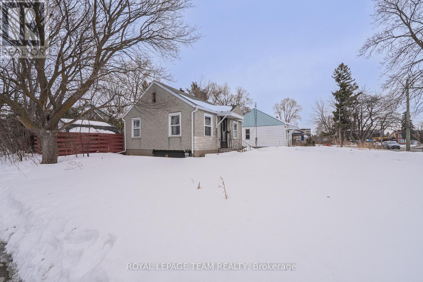 951 Merivale Road, Ottawa, ON - Outdoor