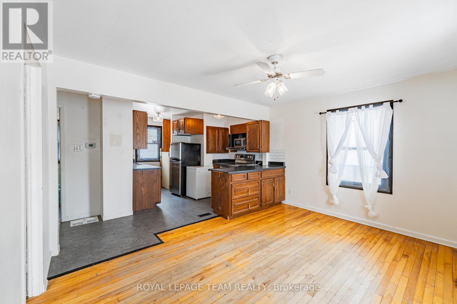 951 Merivale Road, Ottawa, ON - Indoor Photo Showing Kitchen
