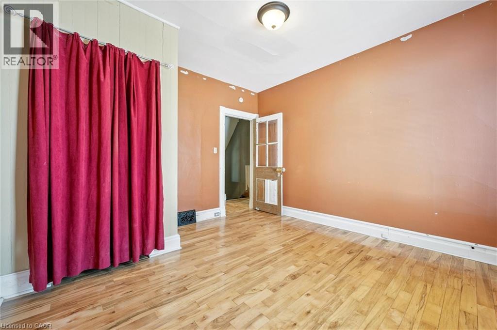 98 William Street W, Waterloo, ON - Indoor Photo Showing Other Room