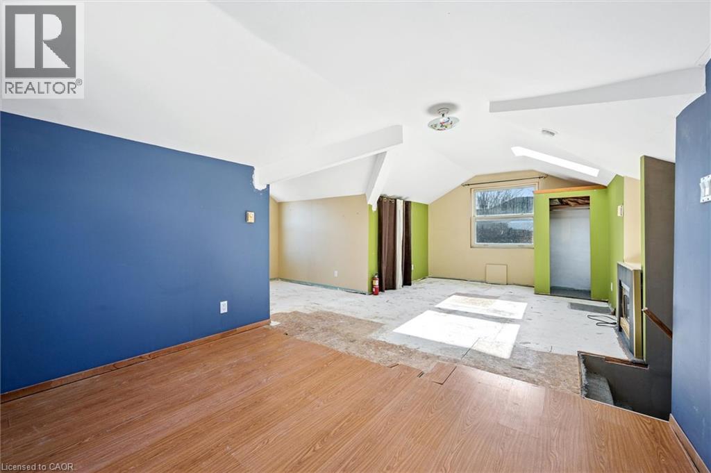 98 William Street W, Waterloo, ON - Indoor Photo Showing Other Room