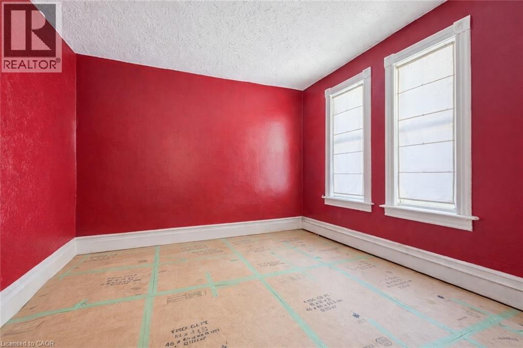 98 William Street W, Waterloo, ON - Indoor Photo Showing Other Room