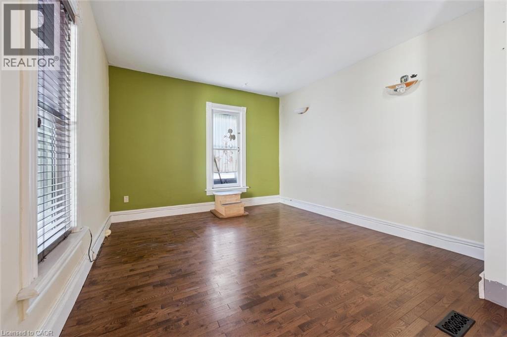 98 William Street W, Waterloo, ON - Indoor Photo Showing Other Room