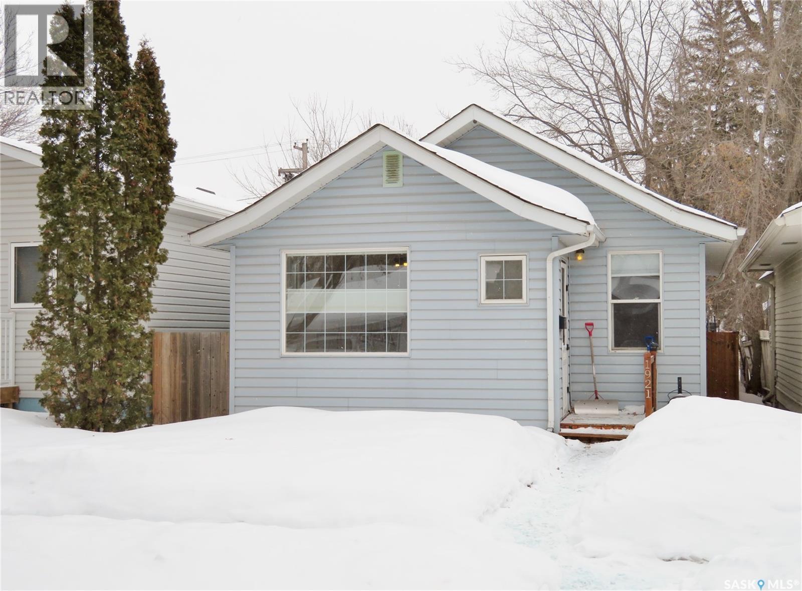 1921 Coy Avenue, Saskatoon, SK - Outdoor