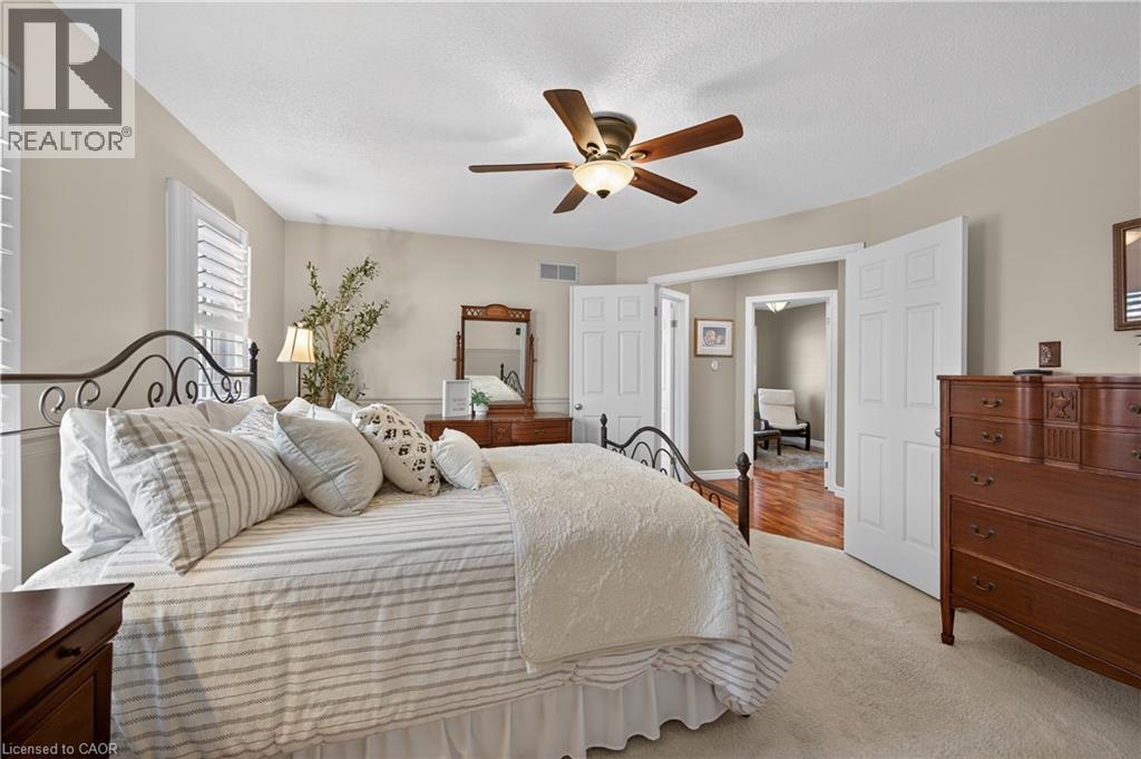 35 Highland Boulevard, Caledonia, ON - Indoor Photo Showing Bedroom