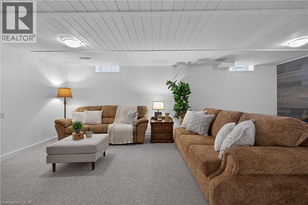 35 Highland Boulevard, Caledonia, ON - Indoor