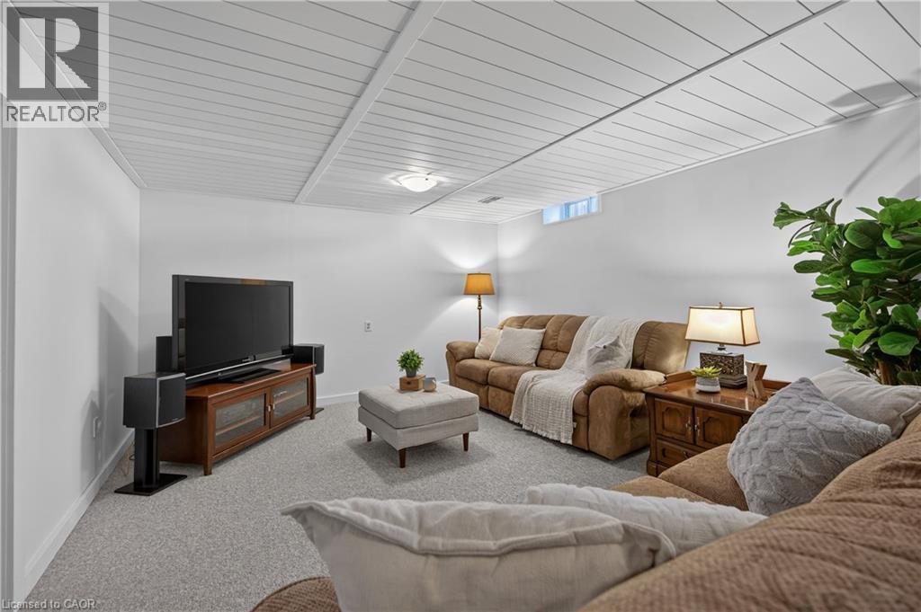 35 Highland Boulevard, Caledonia, ON - Indoor