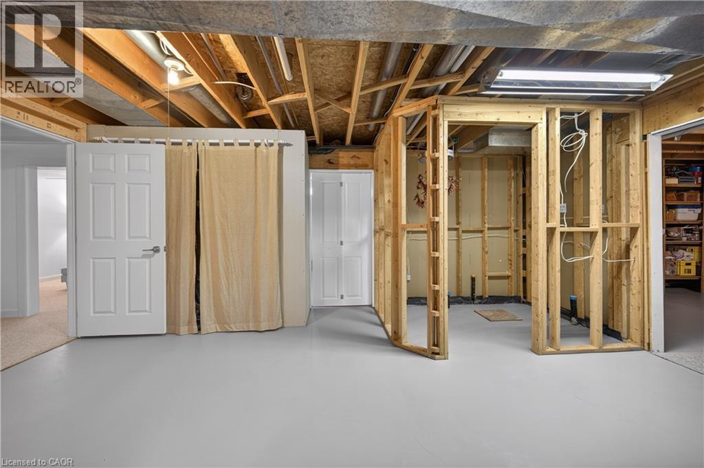 35 Highland Boulevard, Caledonia, ON - Indoor Photo Showing Basement