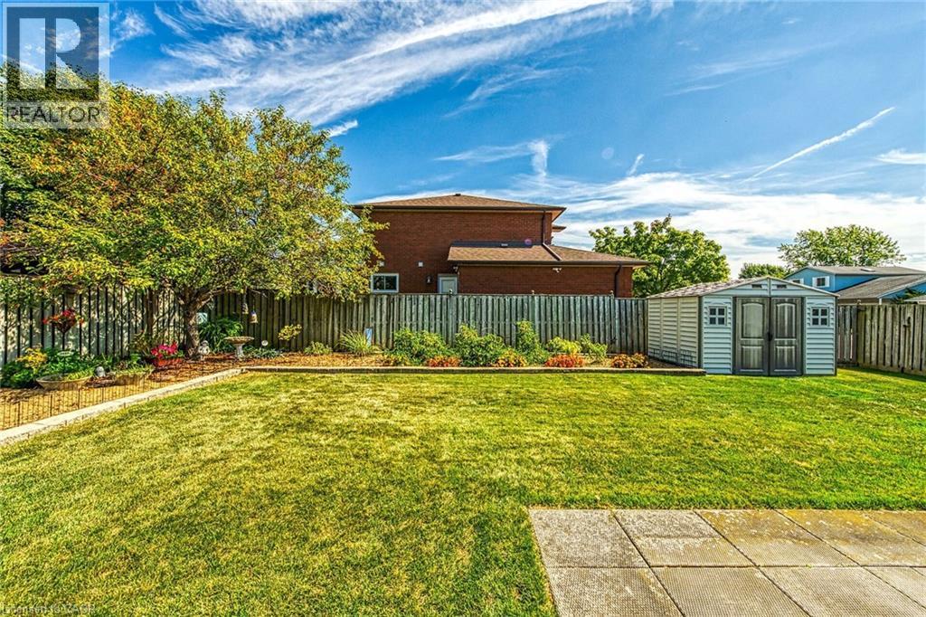 35 Highland Boulevard, Caledonia, ON - Outdoor