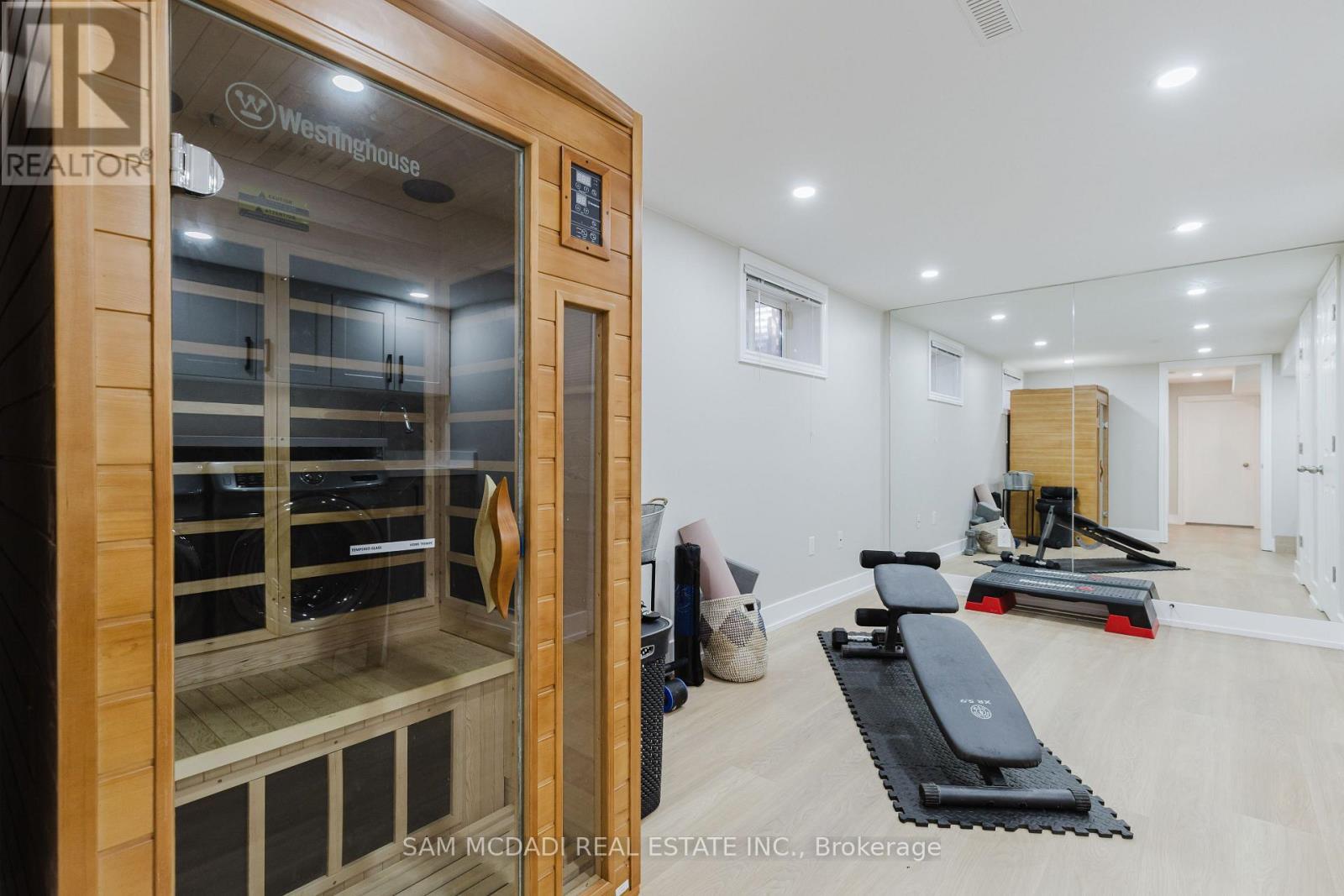 3325 Lakeshore Road, Burlington, ON - Indoor Photo Showing Other Room