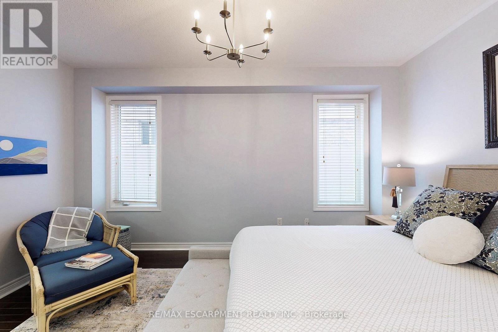 4176 Saunders Crescent, Burlington, ON - Indoor Photo Showing Bedroom