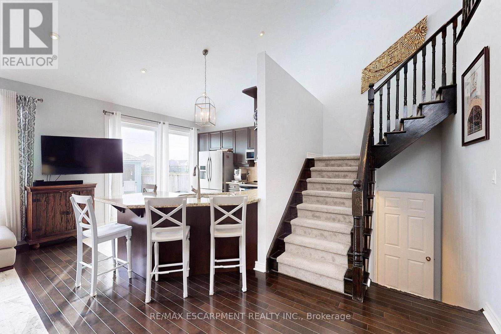 4176 Saunders Crescent, Burlington, ON - Indoor