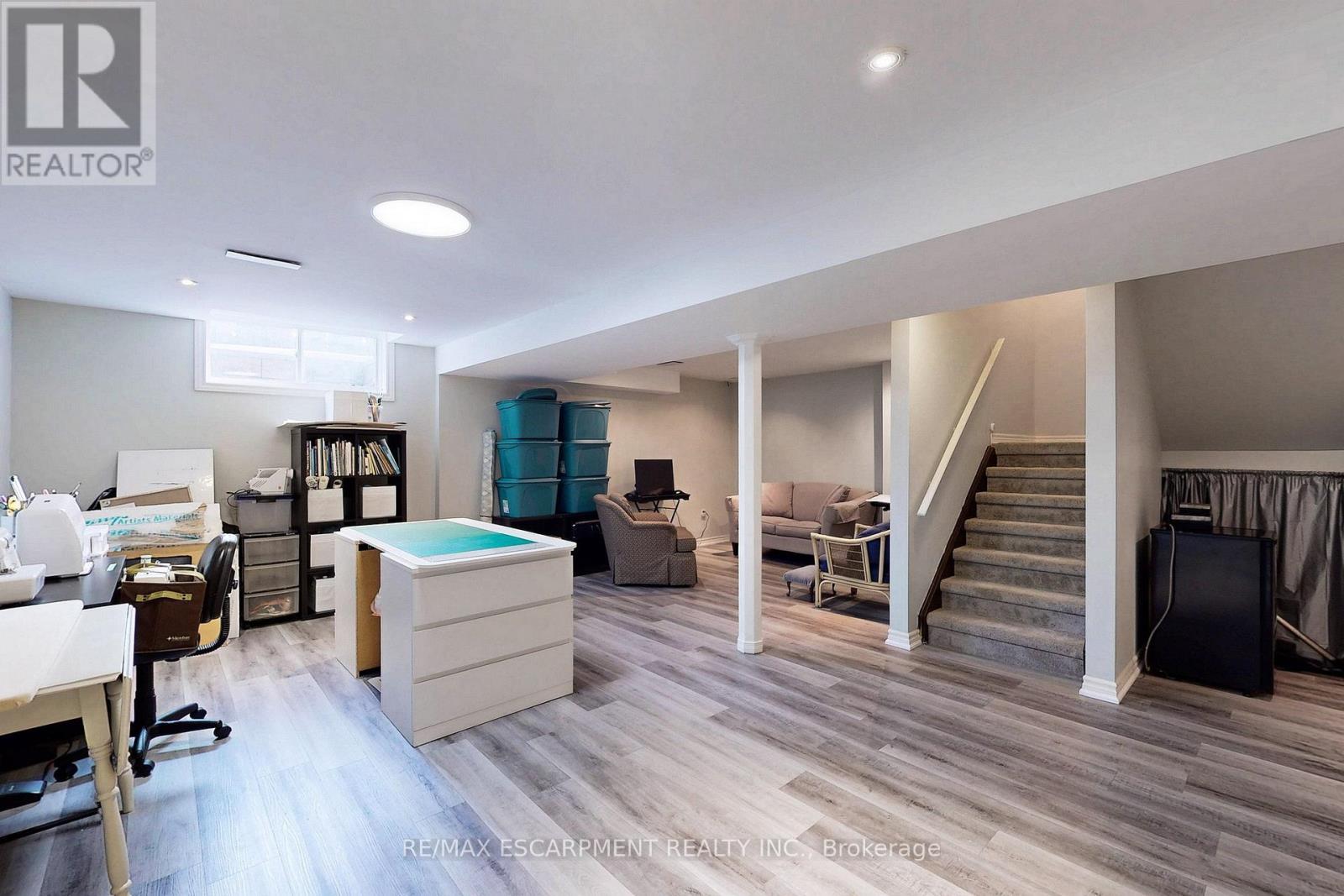 4176 Saunders Crescent, Burlington, ON - Indoor