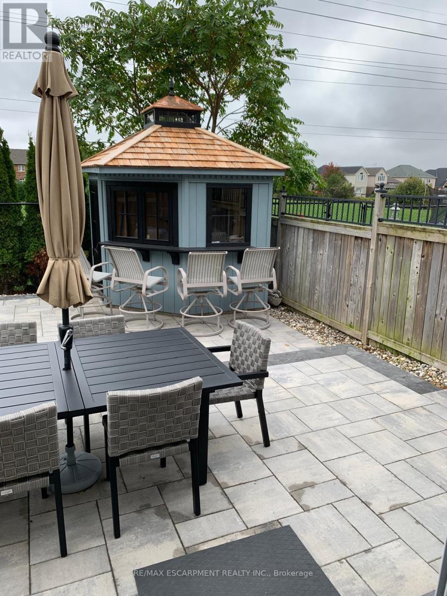 4176 Saunders Crescent, Burlington, ON - Outdoor With Deck Patio Veranda With Exterior