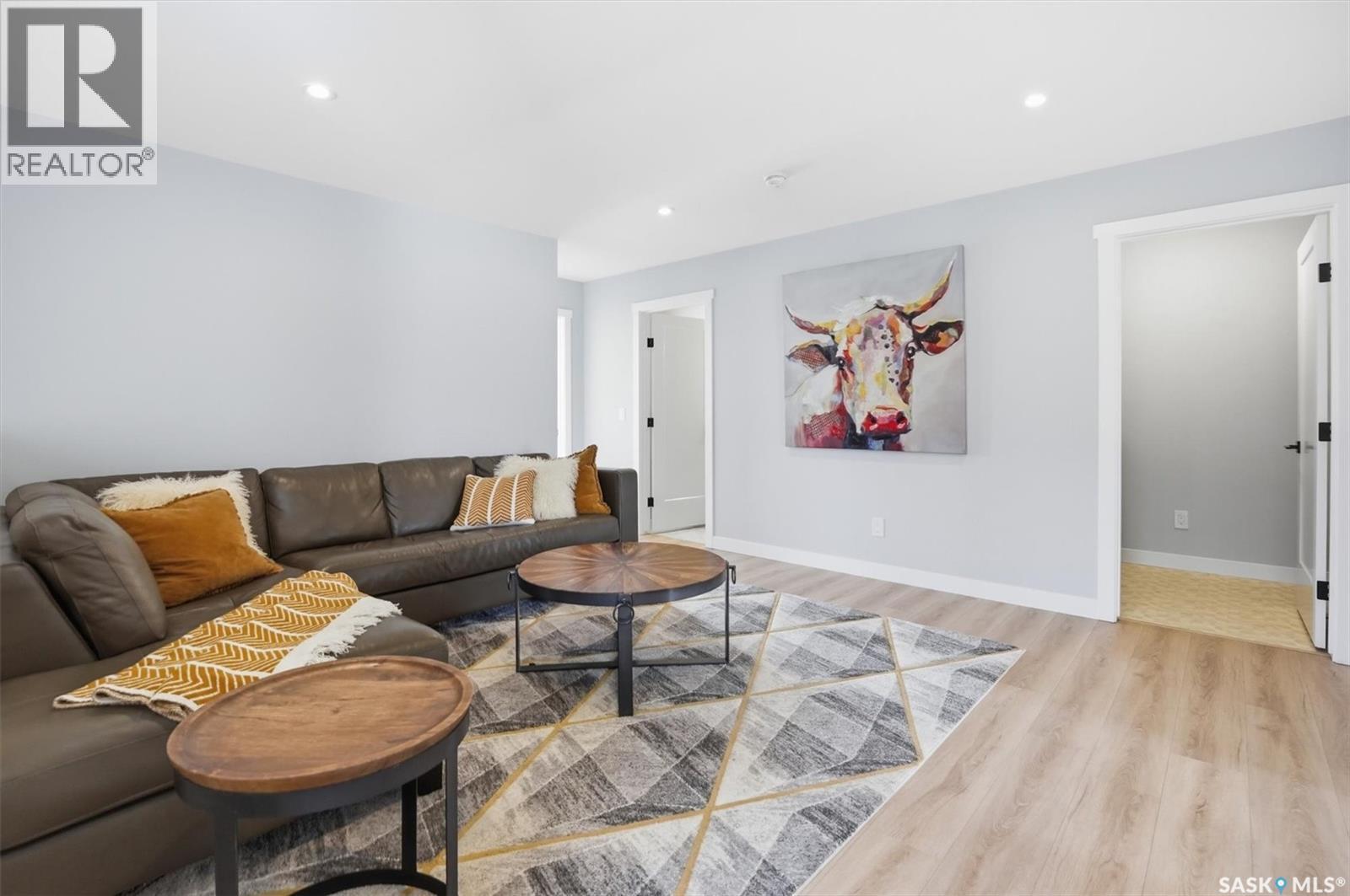 406 Chelsom Manor, Saskatoon, SK - Indoor Photo Showing Living Room