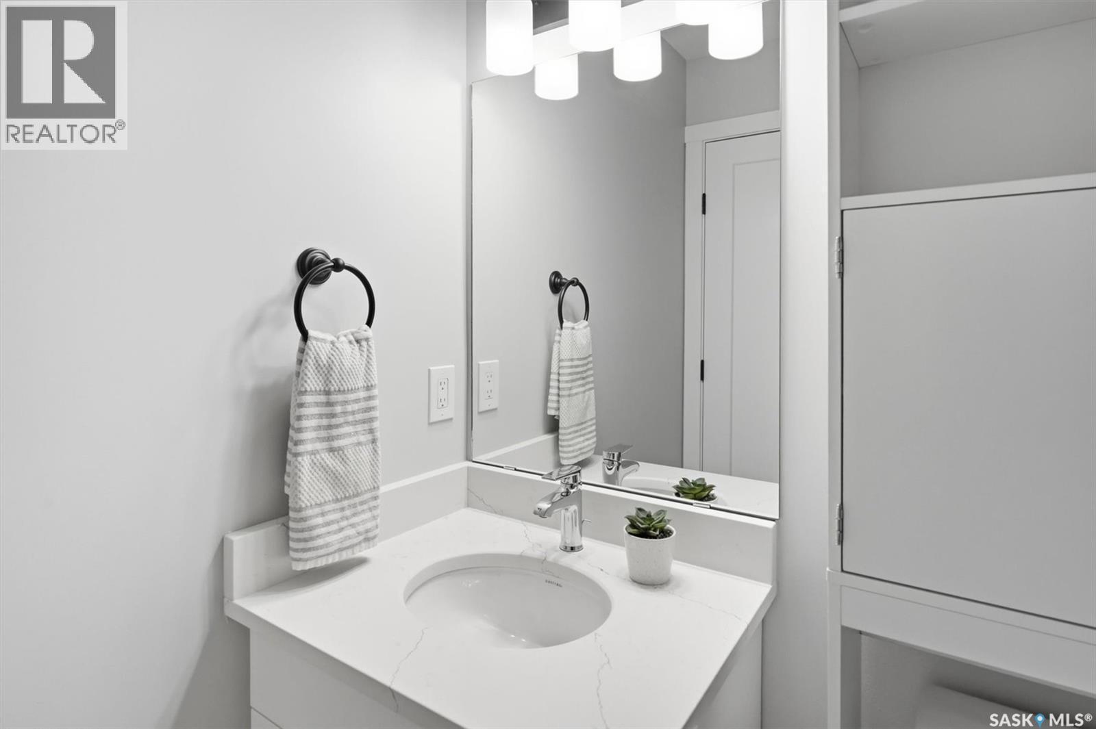 406 Chelsom Manor, Saskatoon, SK - Indoor Photo Showing Bathroom