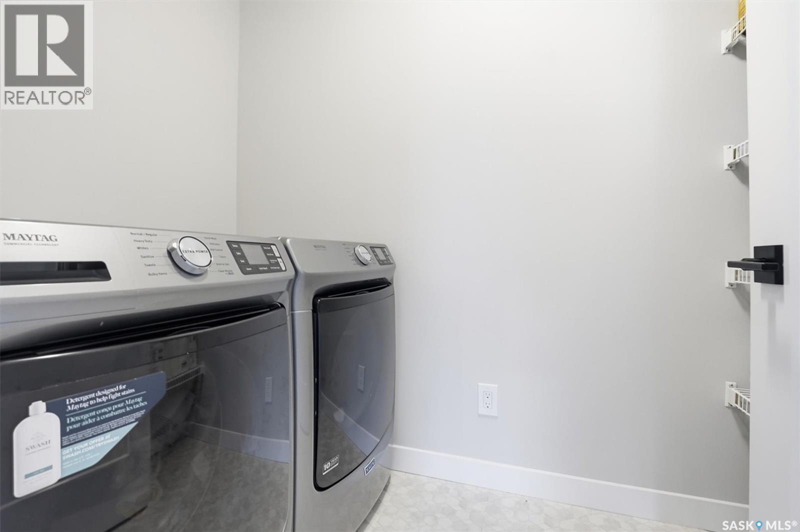 406 Chelsom Manor, Saskatoon, SK - Indoor Photo Showing Laundry Room